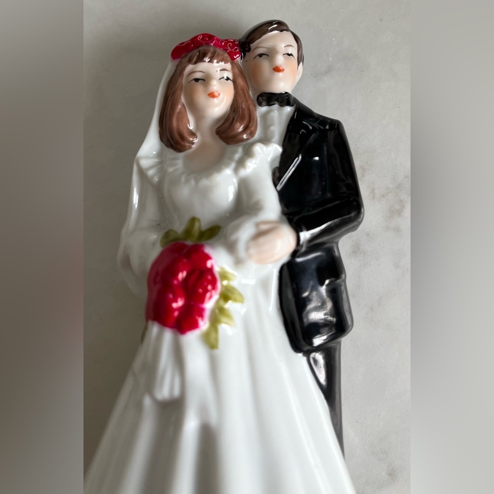 Vintage Bride and Groom Wedding Cake Topper - Picture 3 of 10